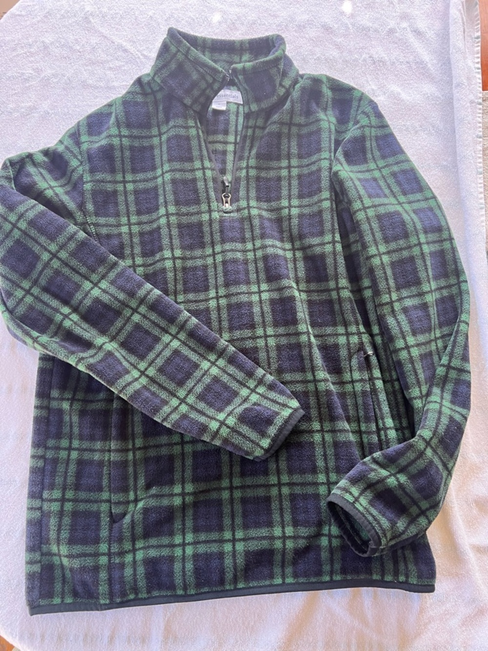 Amazon Essentials Men's Green and Navy Plaid Quarter-Zip Fleece Pullover​